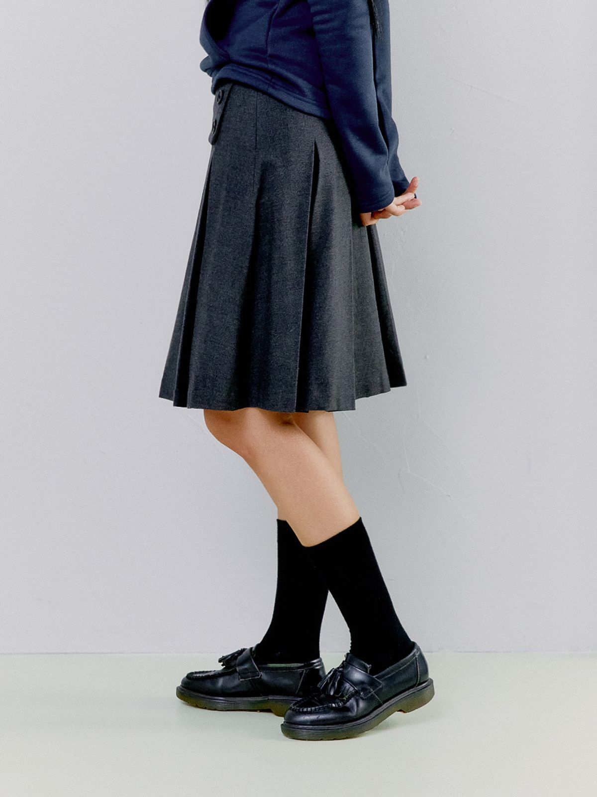 오피쉬(OAFISH) FOLDED WAIST PLEATS WOOL SKIRT, CHARCOAL