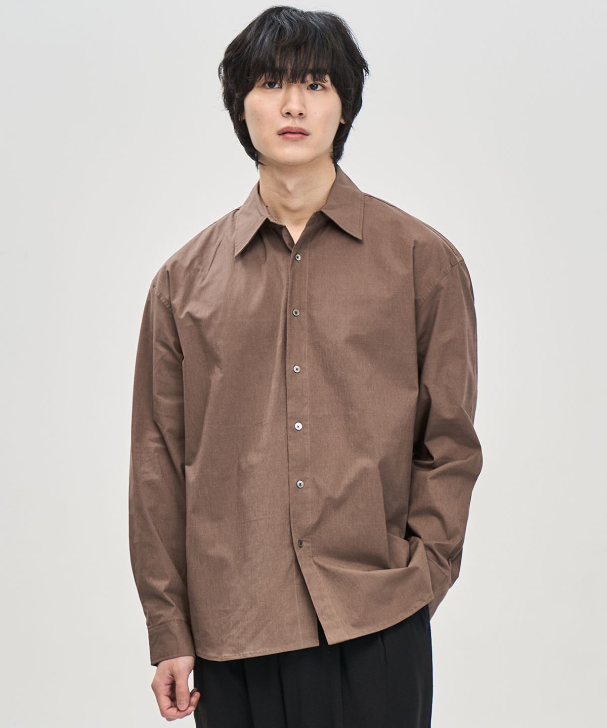 프레리(PRAIRIE) 컴포트 섀도우 스트라이프 셔츠 (BROWN)