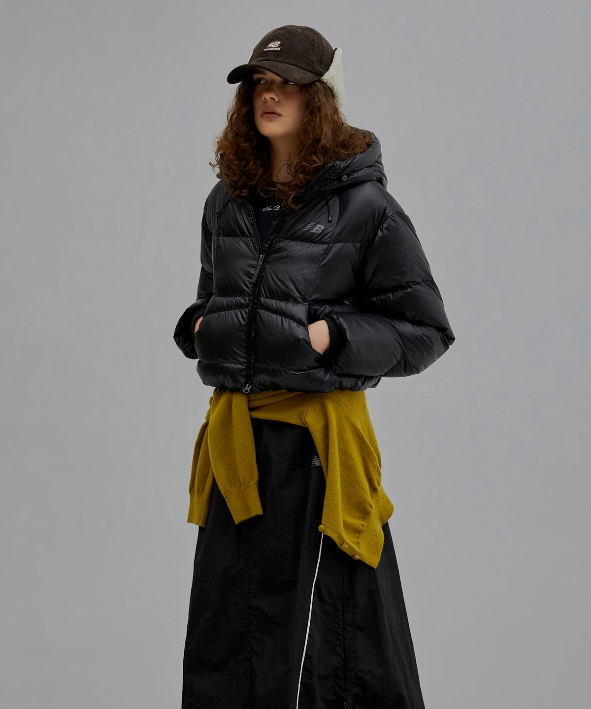 뉴발란스(NEW BALANCE) NBNPF4W072 / WOMEN 플라잉 후드형 숏다운 (G/BLACK)