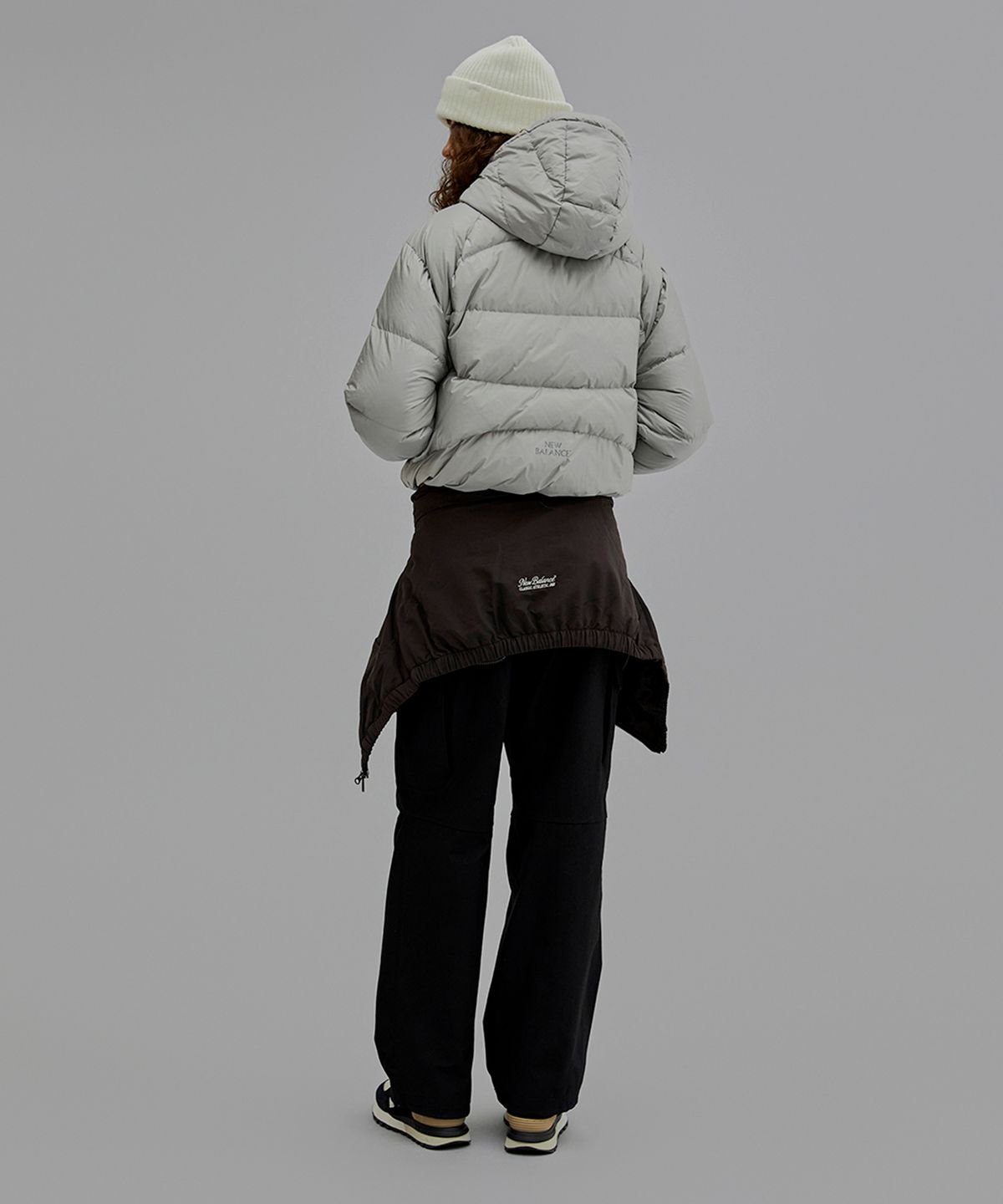 뉴발란스(NEW BALANCE) NBNPF4W072 / WOMEN 플라잉 후드형 숏다운 (SILVER)