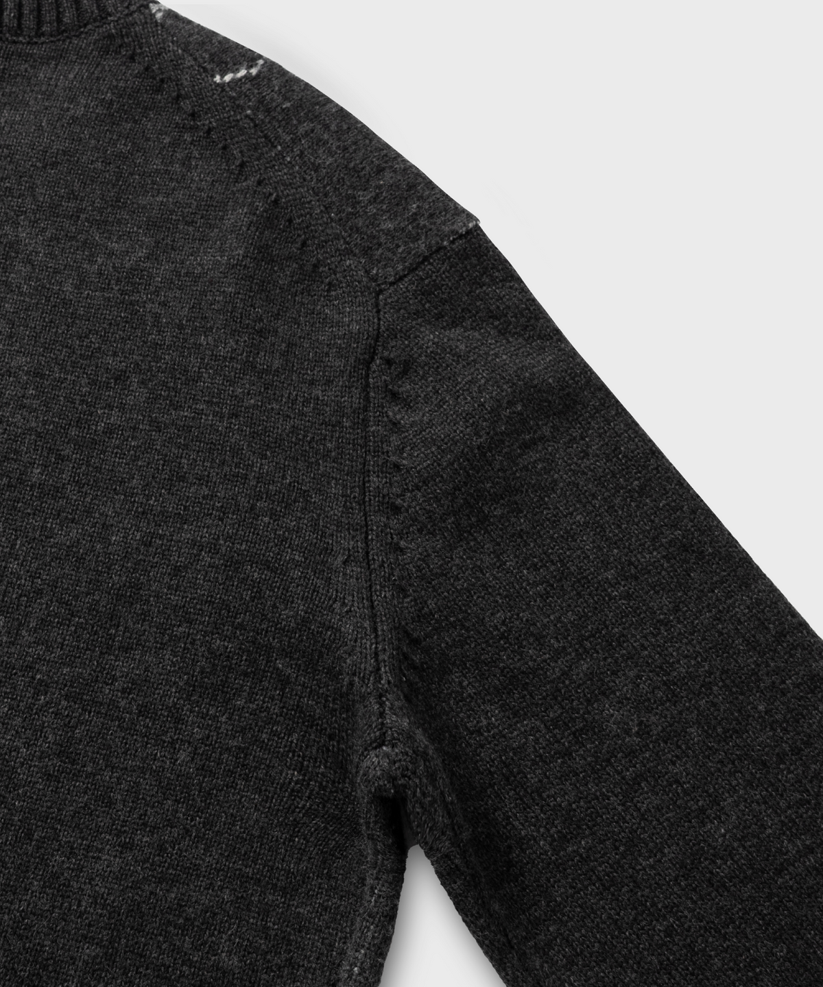 넌블랭크(NONBLANK) 아가일 패턴 크루넥 니트_DARK GREY