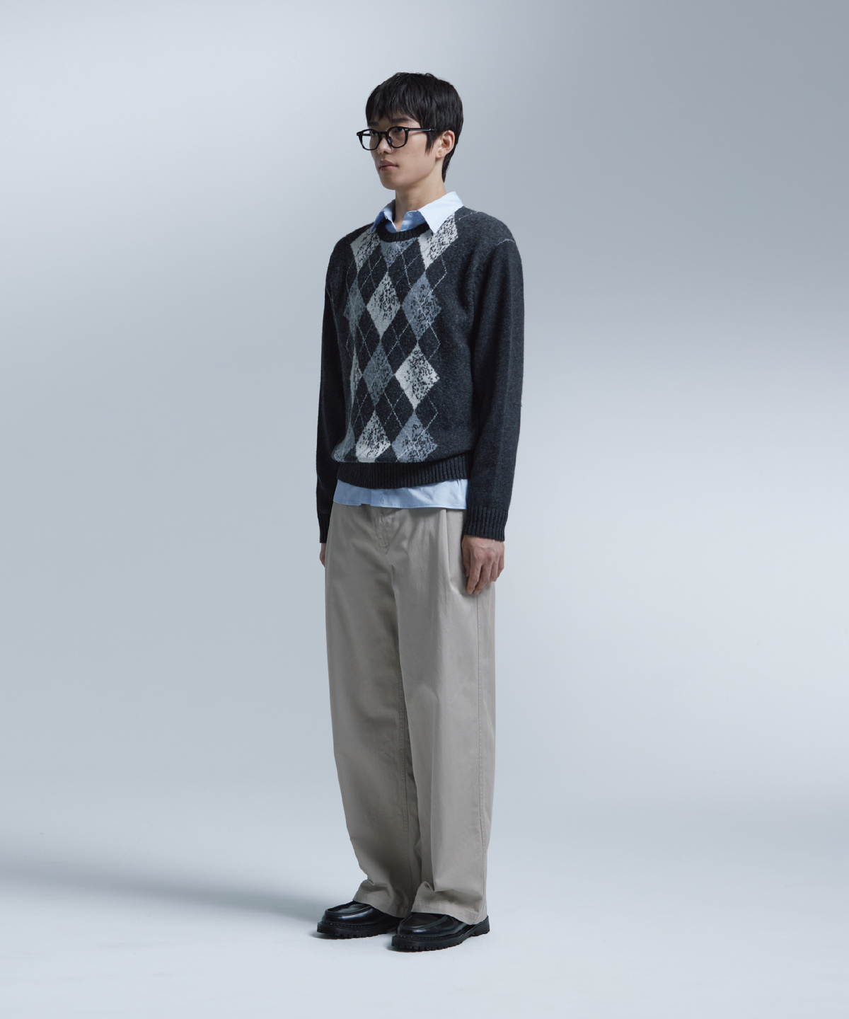 넌블랭크(NONBLANK) 아가일 패턴 크루넥 니트_DARK GREY