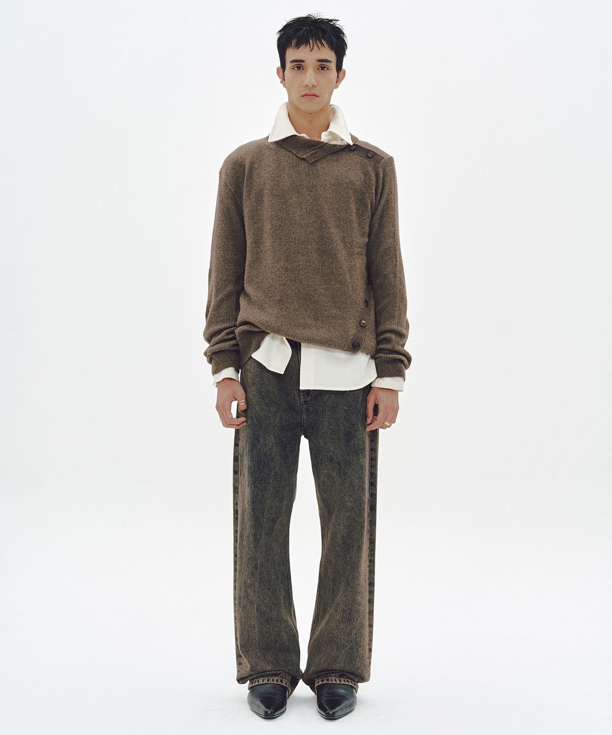 엠엠아이씨(MMIC) OBLIQUE TURTLENECK (BROWN)
