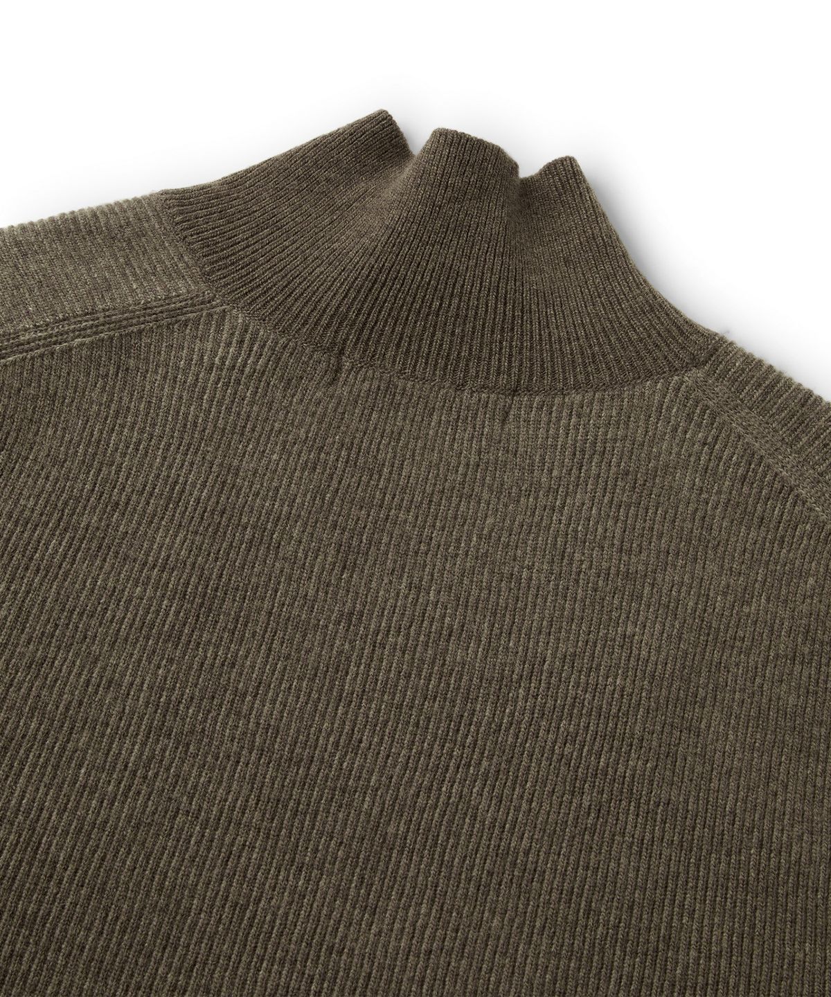 엠엠아이씨(MMIC) OBLIQUE TURTLENECK (BROWN)