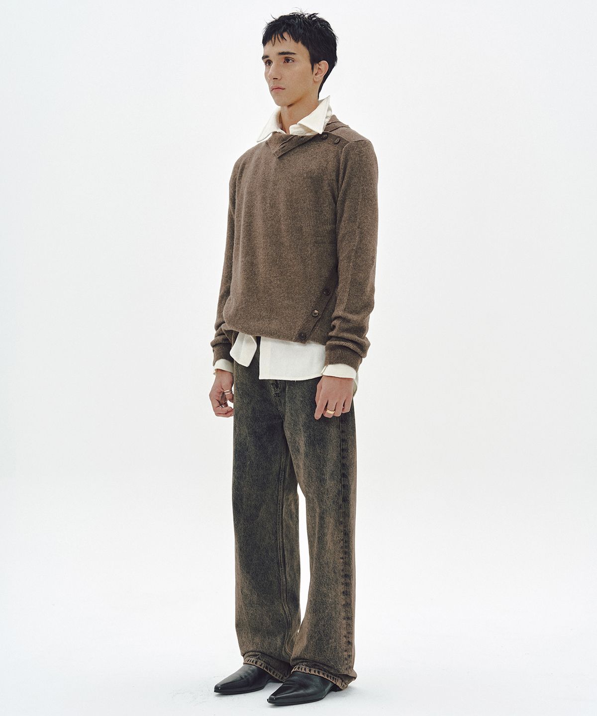 엠엠아이씨(MMIC) OBLIQUE TURTLENECK (BROWN)