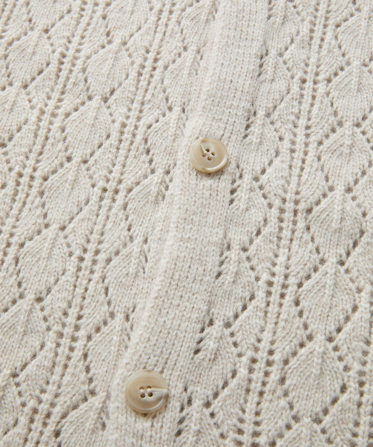 엠엠아이씨(MMIC) CASHMERE CROCHET CARDIGAN (BEIGE)