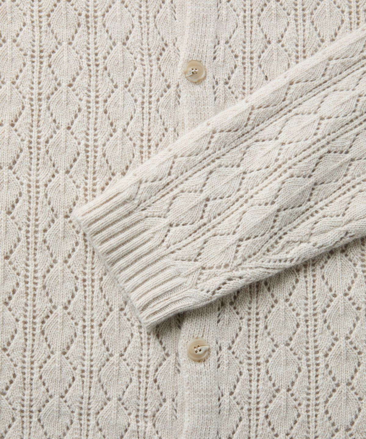엠엠아이씨(MMIC) CASHMERE CROCHET CARDIGAN (BEIGE)