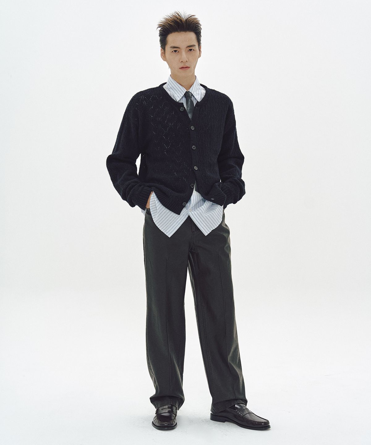 엠엠아이씨(MMIC) CASHMERE CROCHET CARDIGAN (BLACK)