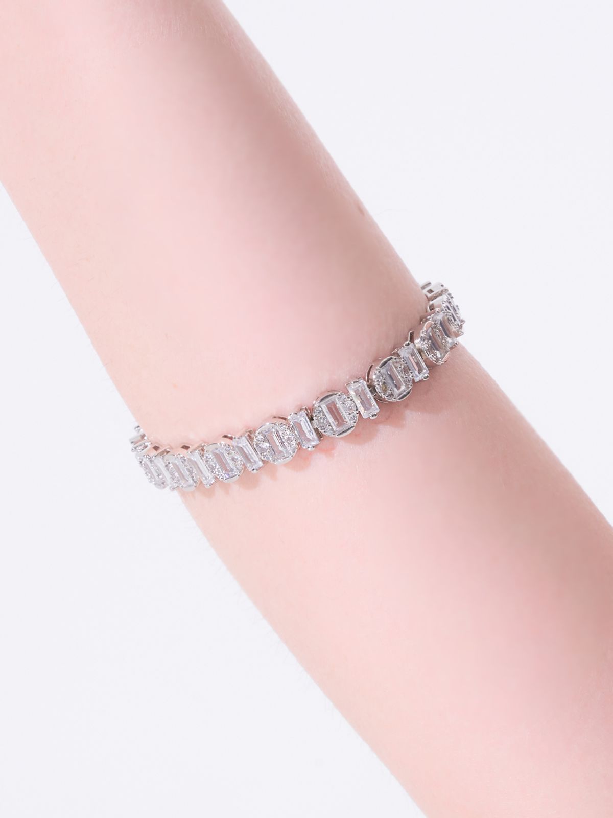 가이거주얼리(GEIGERJEWELRY) 글로시 화이트 스톤 팔찌 GIBRBB001