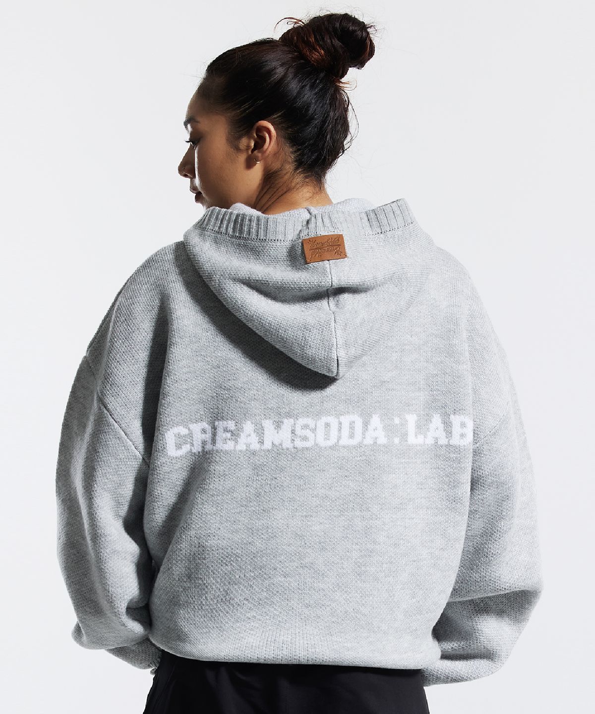 크림소다랩(CREAM SODA LAB) 씨엘 워싱 그래픽 자카드 후드 니트 그레이