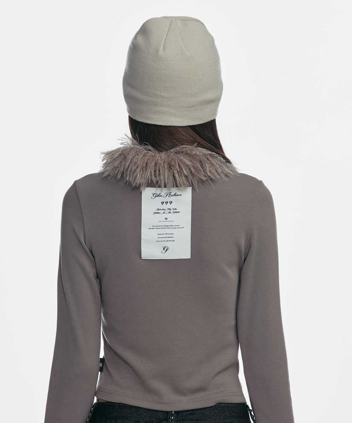길라아카이브(GILAARCHIVE) CROSS PATCHED LOGO BEANIE_BEIGE