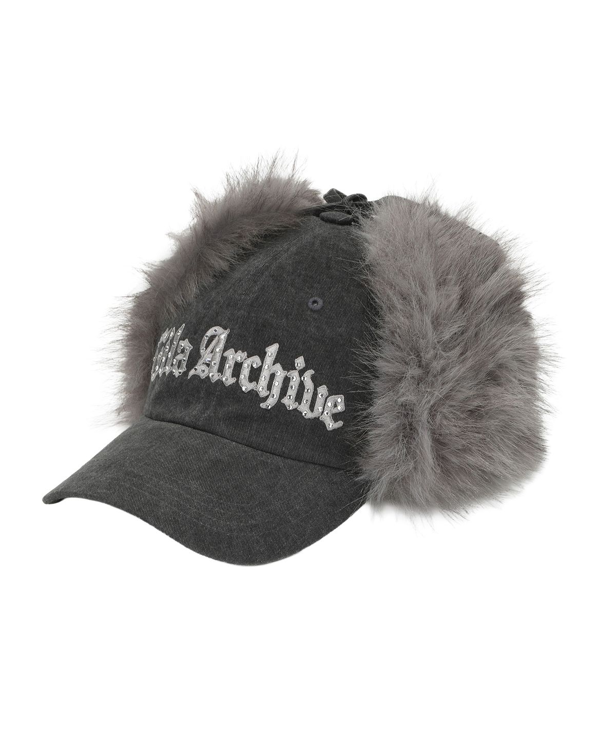 길라아카이브(GILAARCHIVE) FAUX FUR HOTFIX LOGO EARFLAP CAP_CHARCOAL