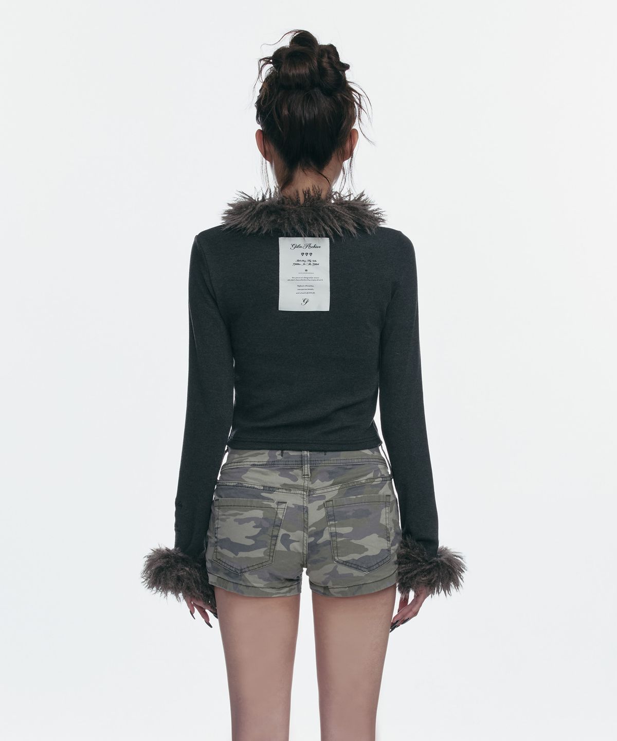길라아카이브(GILAARCHIVE) FUR TRIMMING CARDIGAN_CHARCOAL