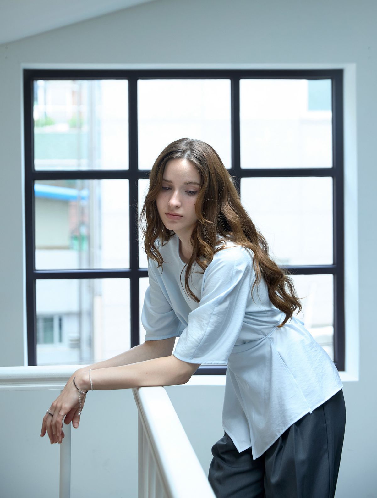 켈리도나휴(KELLY DONAHUE) 라인 볼륨 랩블라우스