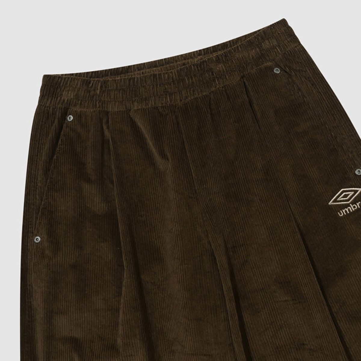 엄브로(UMBRO) 코듀로이 와이드 벌룬 팬츠 브라운 UQ323CPT94