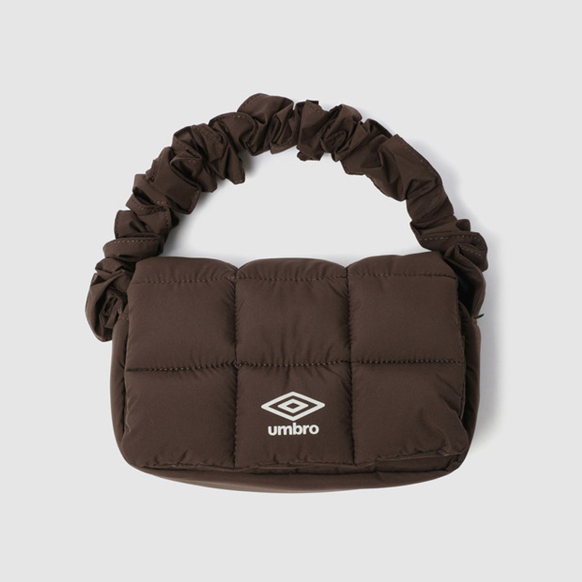 엄브로(UMBRO) 플라이트 퀼팅 2WAY 미니백 브라운 UQ423CBGO2