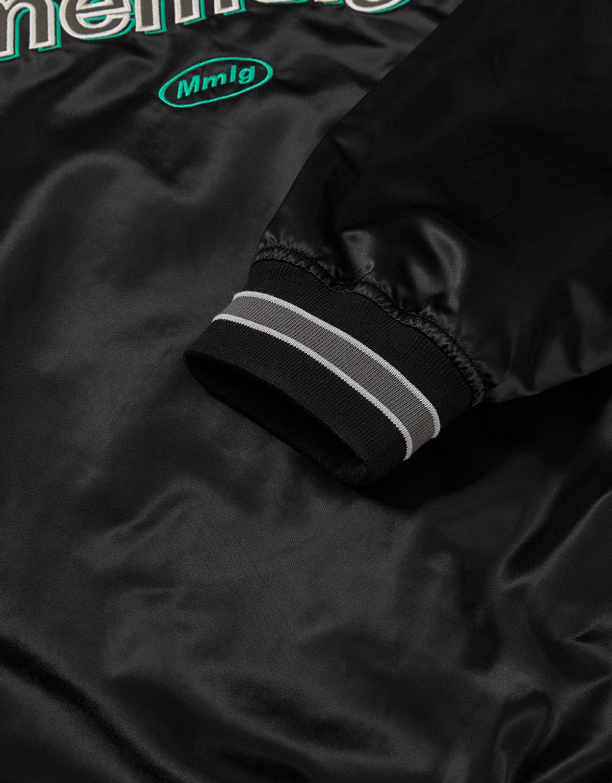 엠엠엘지(MMLG) [Mmlg] EM SATIN SPORTS PULLOVER (BLACK)