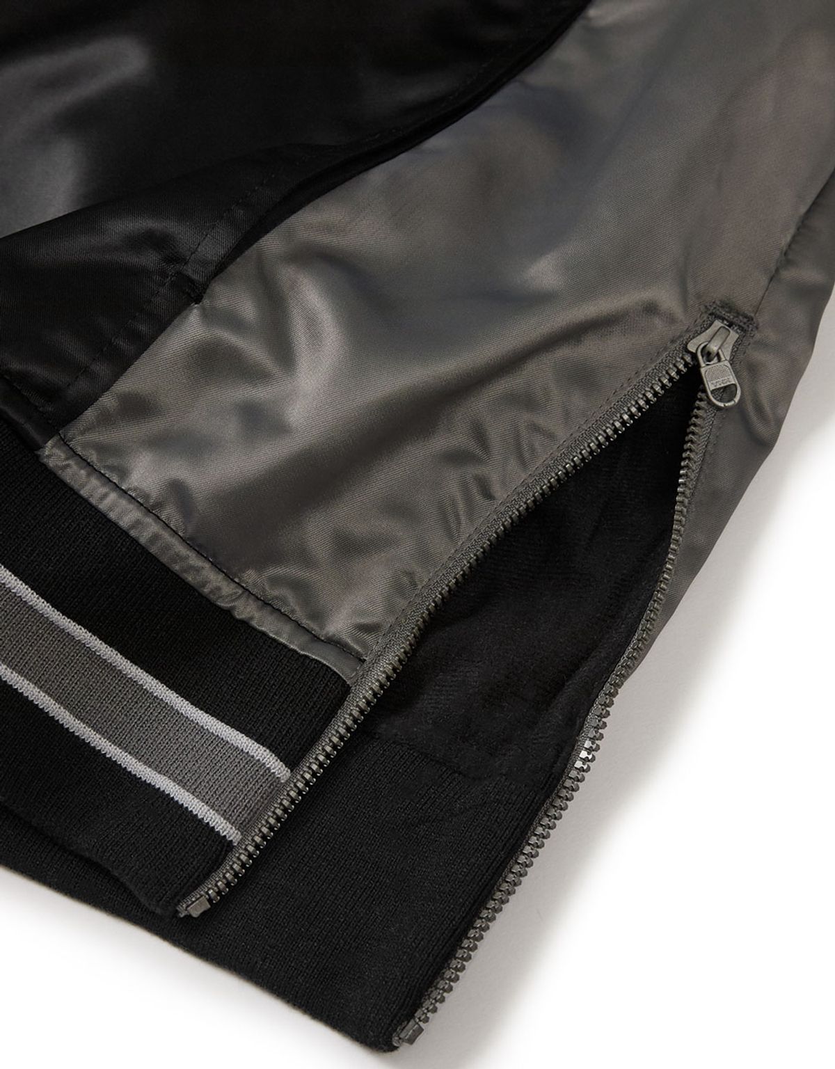 엠엠엘지(MMLG) [Mmlg] EM SATIN SPORTS PULLOVER (BLACK)