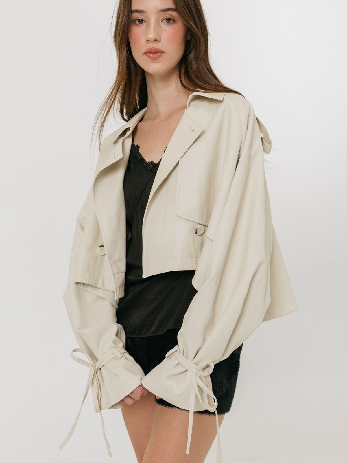 모이페어(MOIFAIRE) LEATHER STRAP TRENCH JACKET / IVORY