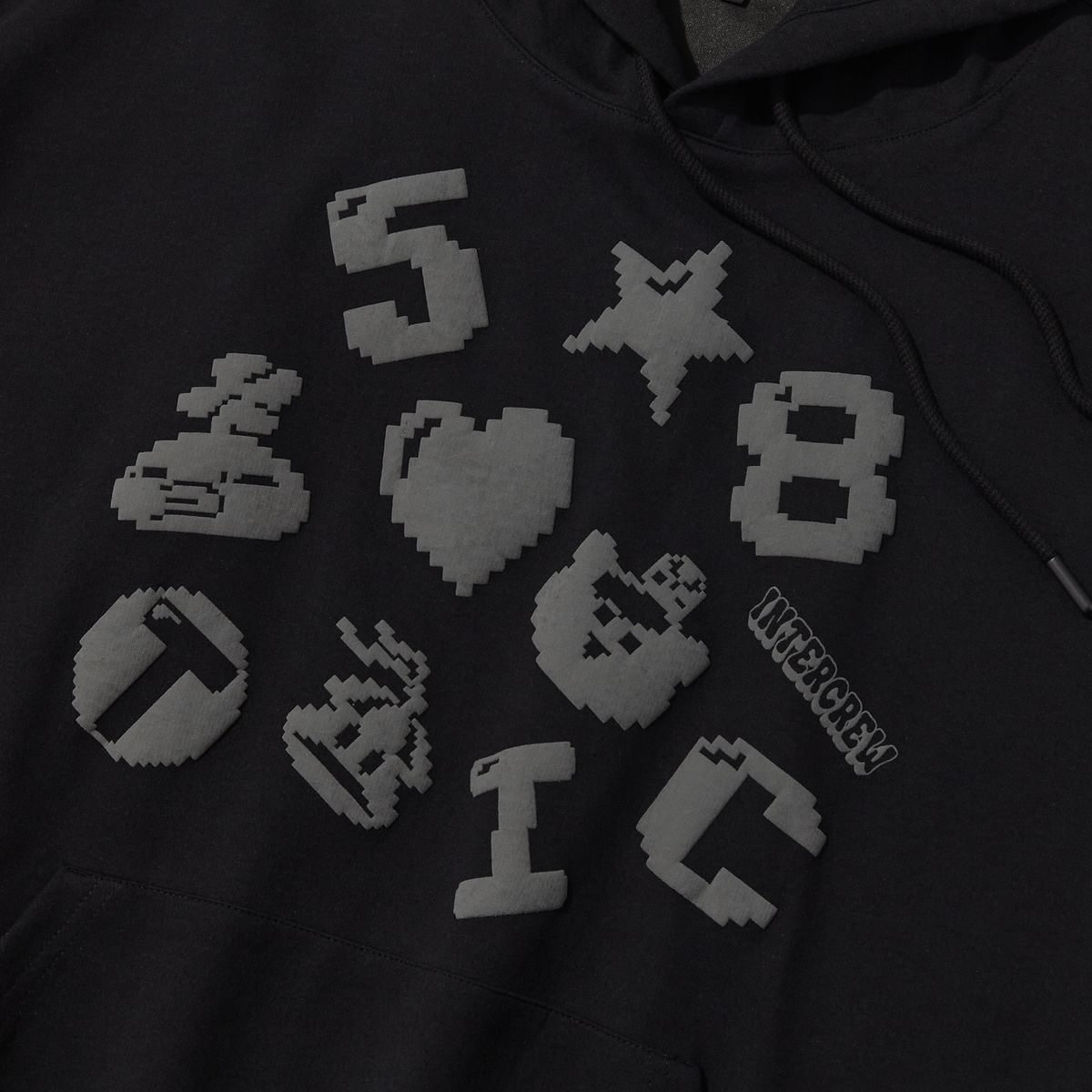 인터크루(INTERCREW) 캐릭터 발포 후드 풀오버 블랙 ITZ3TH31ABK