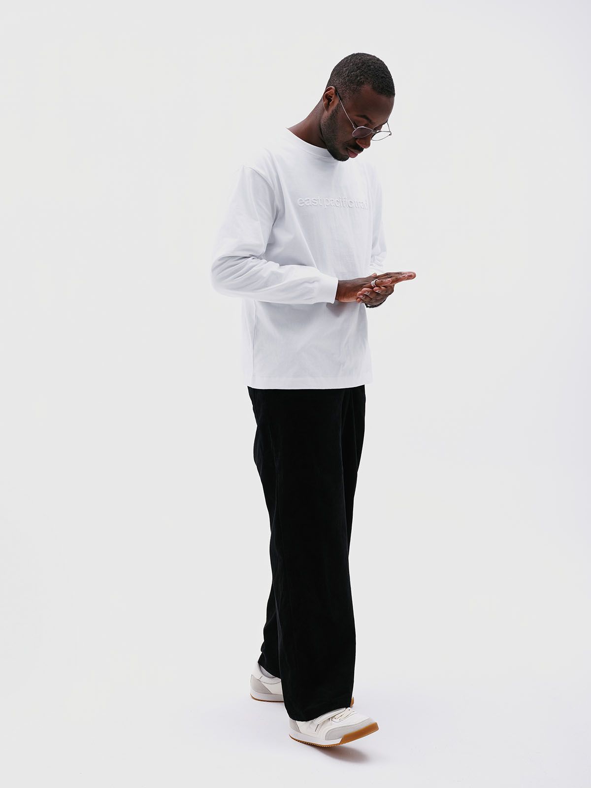 이피티(EPT) EMBO LOGO LONG SLEEVE (WHITE)