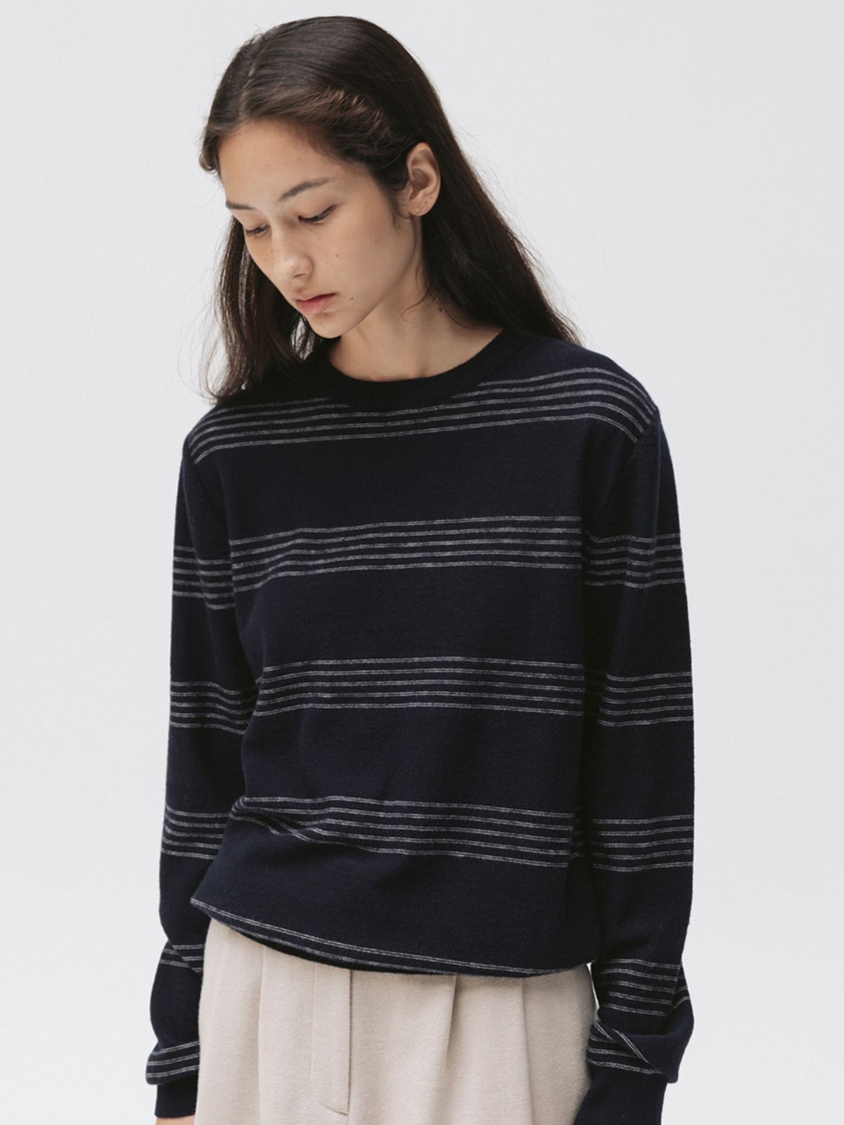 모이아(MOIA) reverse stripe knit (navy)