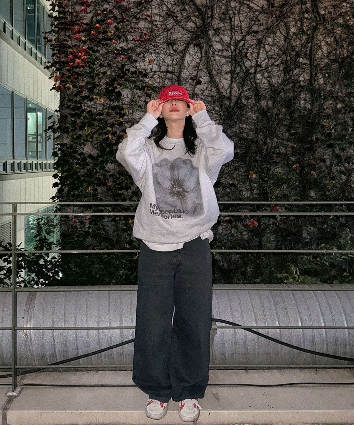 마이딥블루메모리즈(MY DEEP BLUE MEMORIES) 13:13 FLOWER SWEAT SHIRTS(LIGHT GREY)