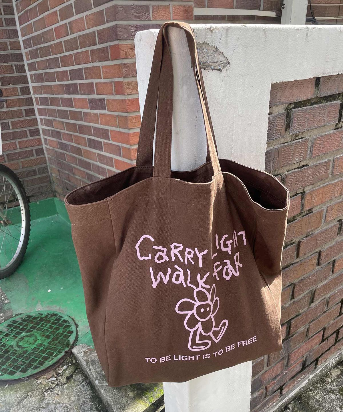 벌룬프렌즈(BALLOON FRIENDS) Carry Light 에그플라워 피그먼트 숄더백 브라운