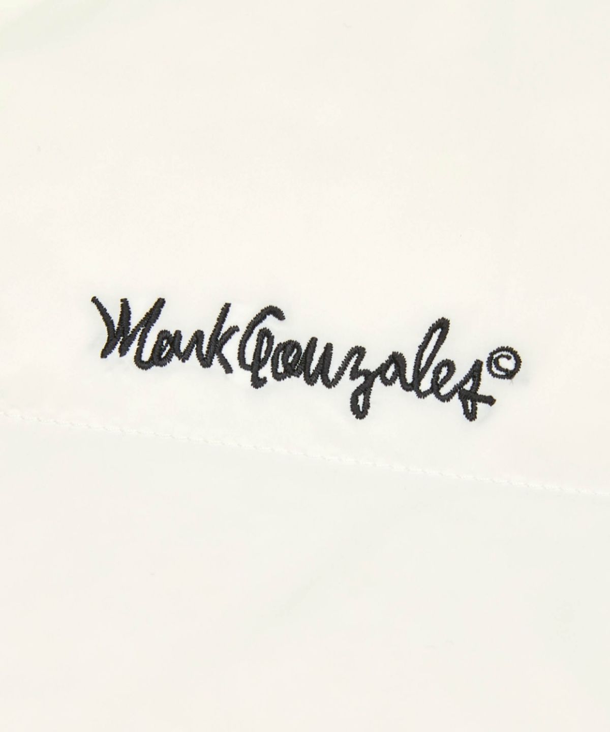 마크곤잘레스(MARK GONZALES) 에센셜 사인로고 푸퍼 다운 자켓 - O/WHITE