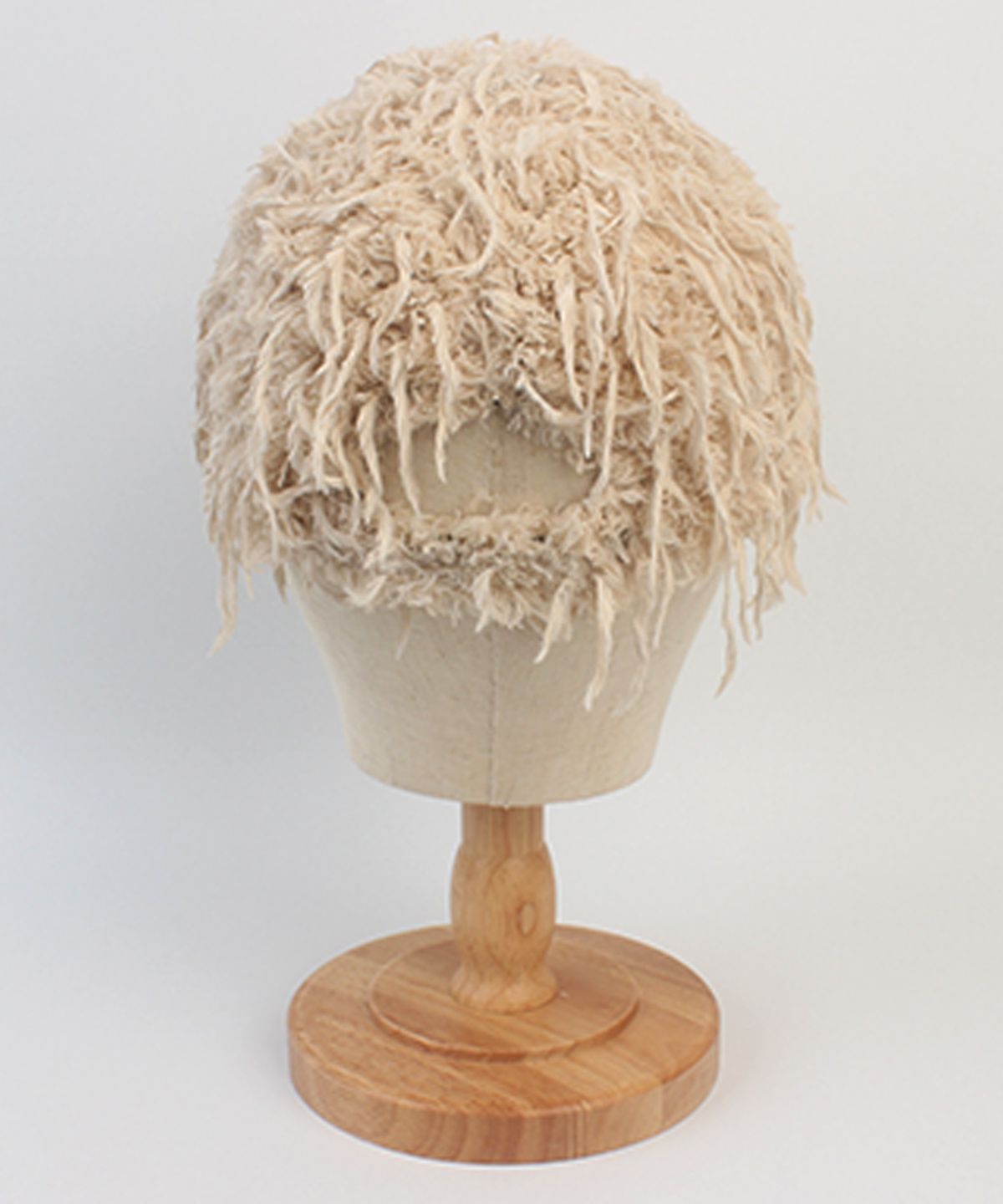 유니버셜 케미스트리(UNIVERSAL CHEMISTRY) Horror Beige Fur Ballcap 퍼볼캡