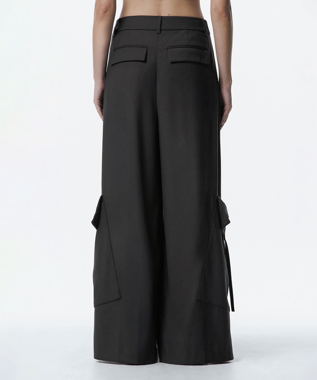 트리밍버드(TREEMINGBIRD) Roomy Cargo Slacks [ Charcoal ]