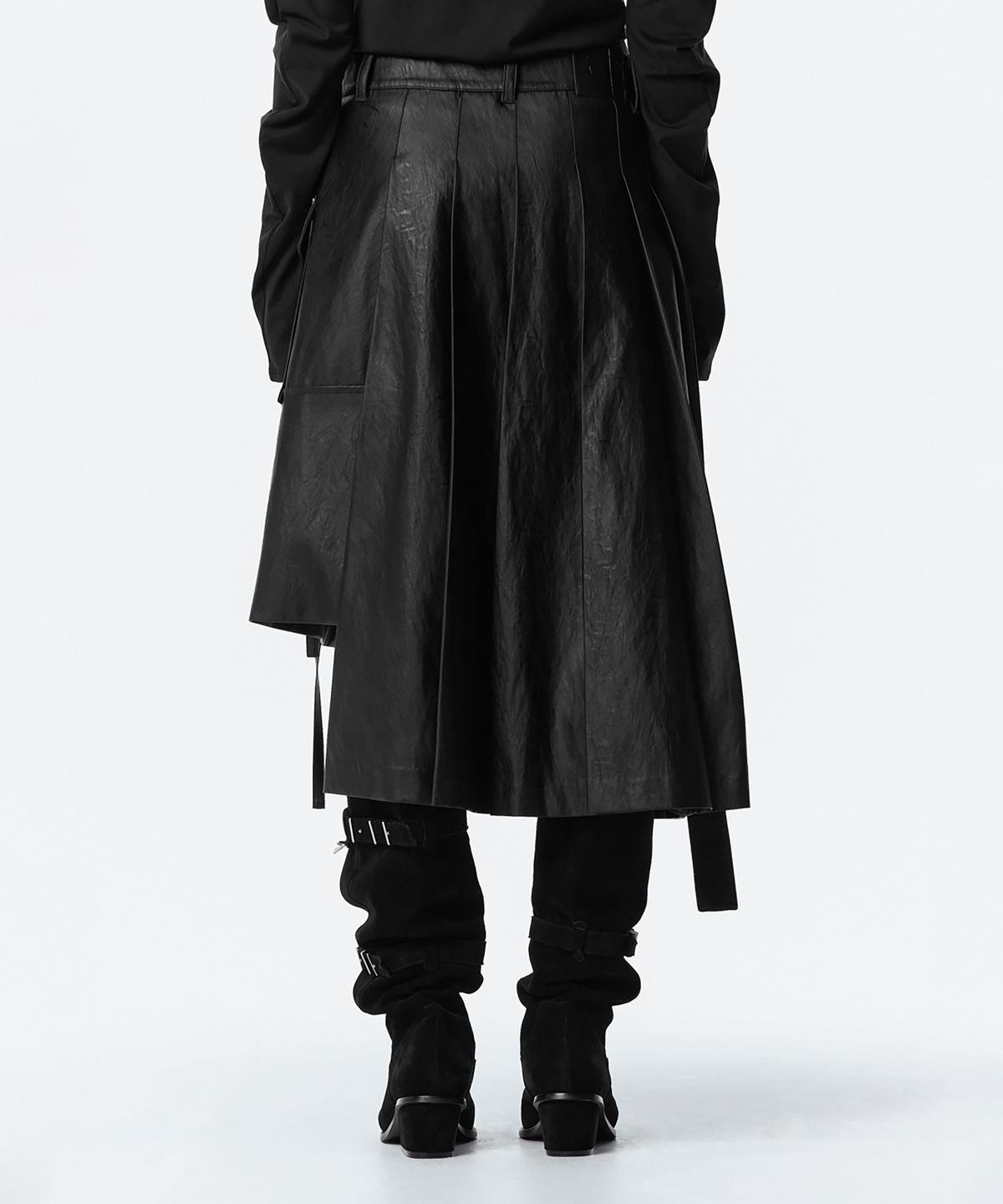 트리밍버드(TREEMINGBIRD) Pleated Leather Wrap Skirt [ Black ]
