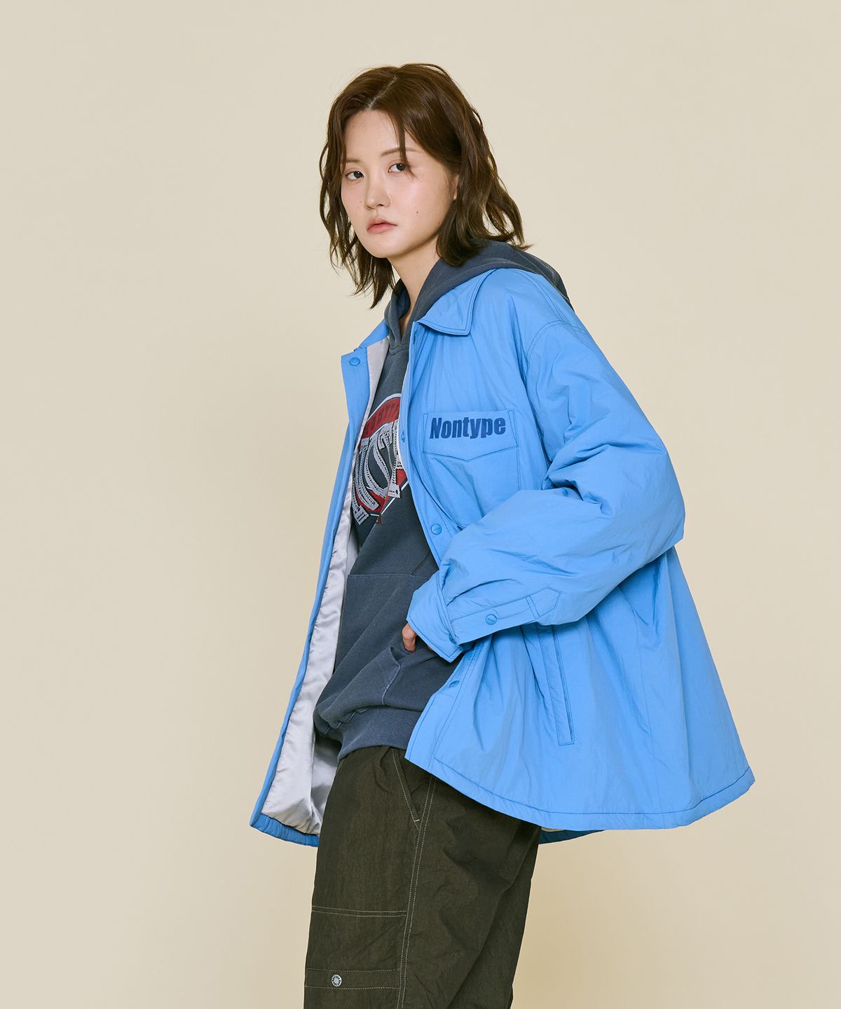 논타입(NONTYPE) LIGHT PADDED COACH JUMPER (CYAN BLUE)