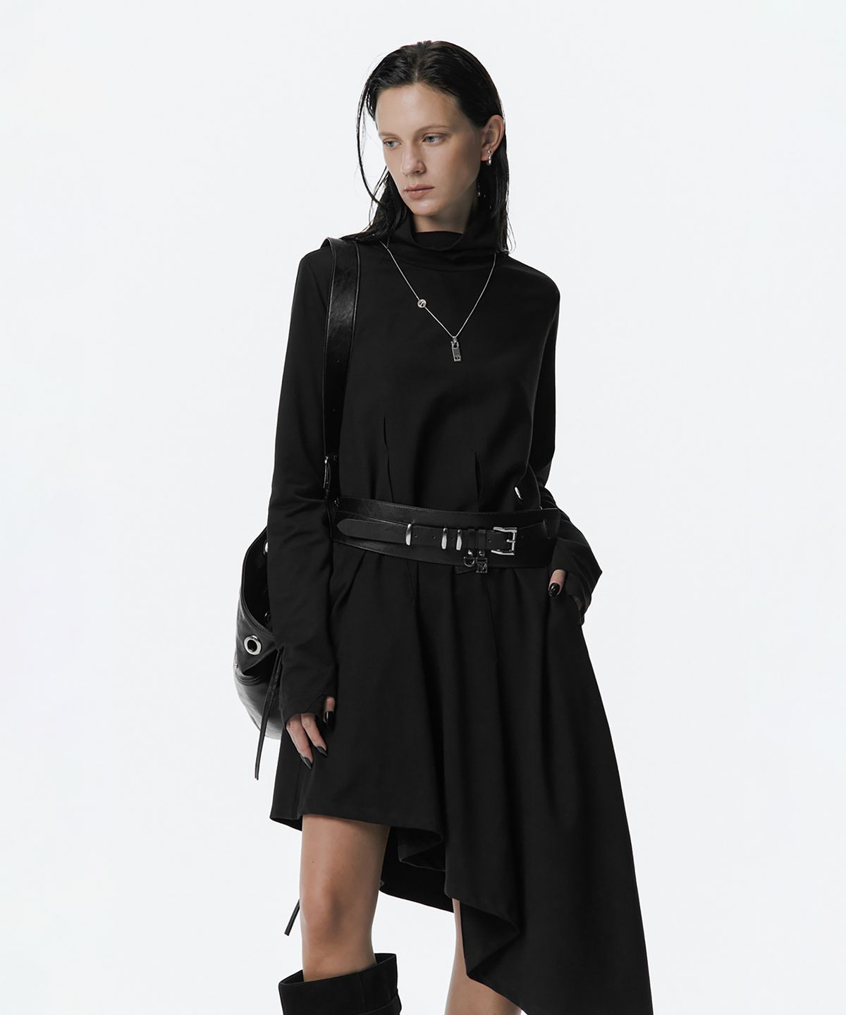 트리밍버드(TREEMINGBIRD) Turtleneck Pintuck Jersey One-piece [ Black ]