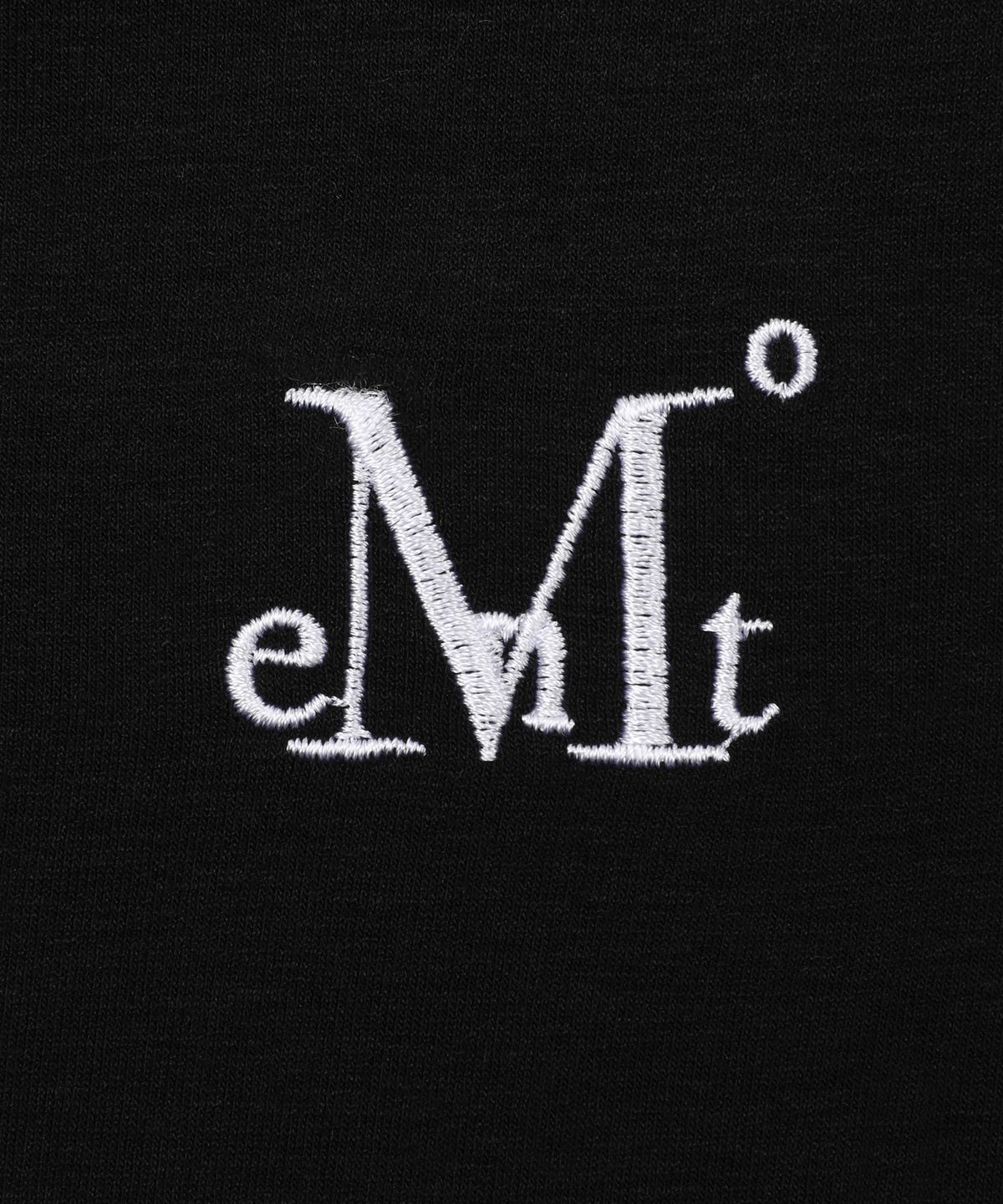 무센트(MUCENT) 올리에 오프숄더 스트라이프 배색 나그랑 긴팔 티 (2컬러)