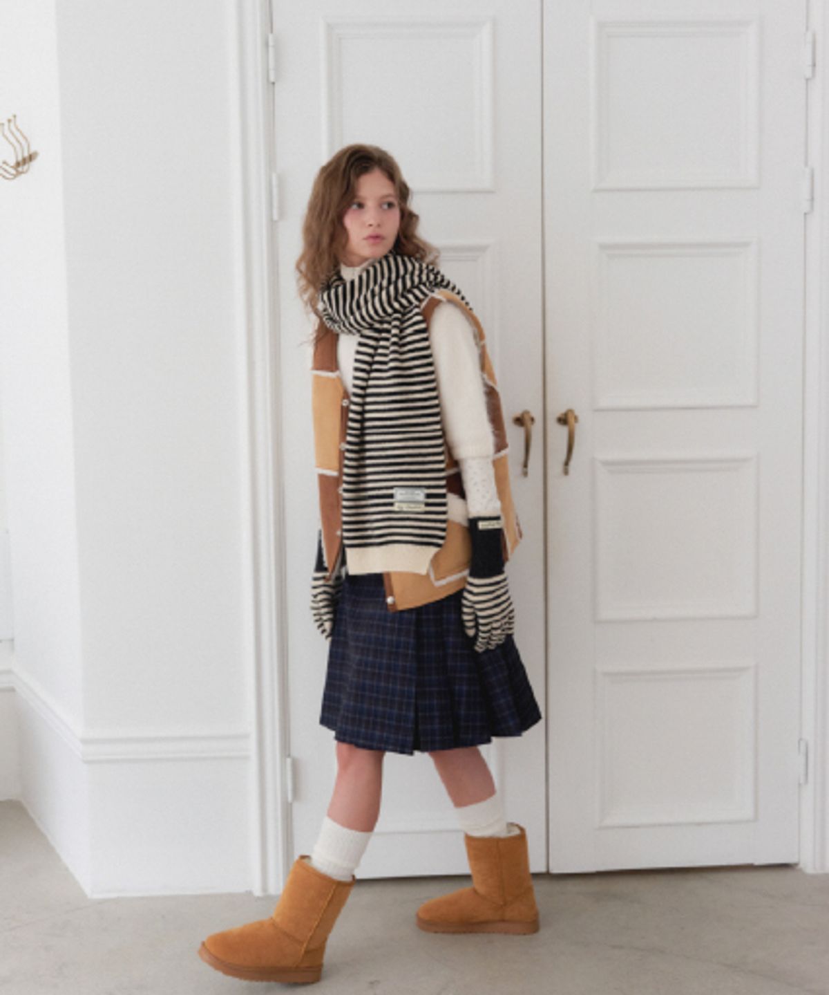 래니래니(RENNYRENNIE) STRAW STRIPE MUFFLER - 스트로우 스트라이프 머플러 [ CREAM / NIGHT ]