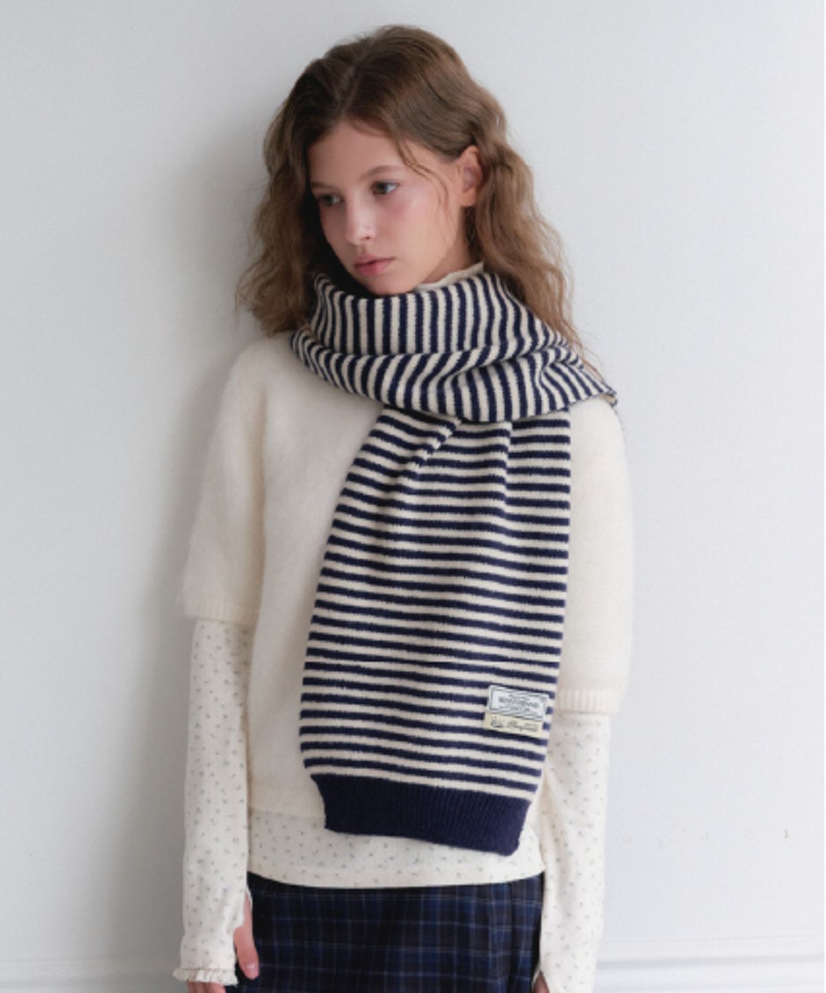 래니래니(RENNYRENNIE) STRAW STRIPE MUFFLER - 스트로우 스트라이프 머플러 [ NAVY / IVORY ]