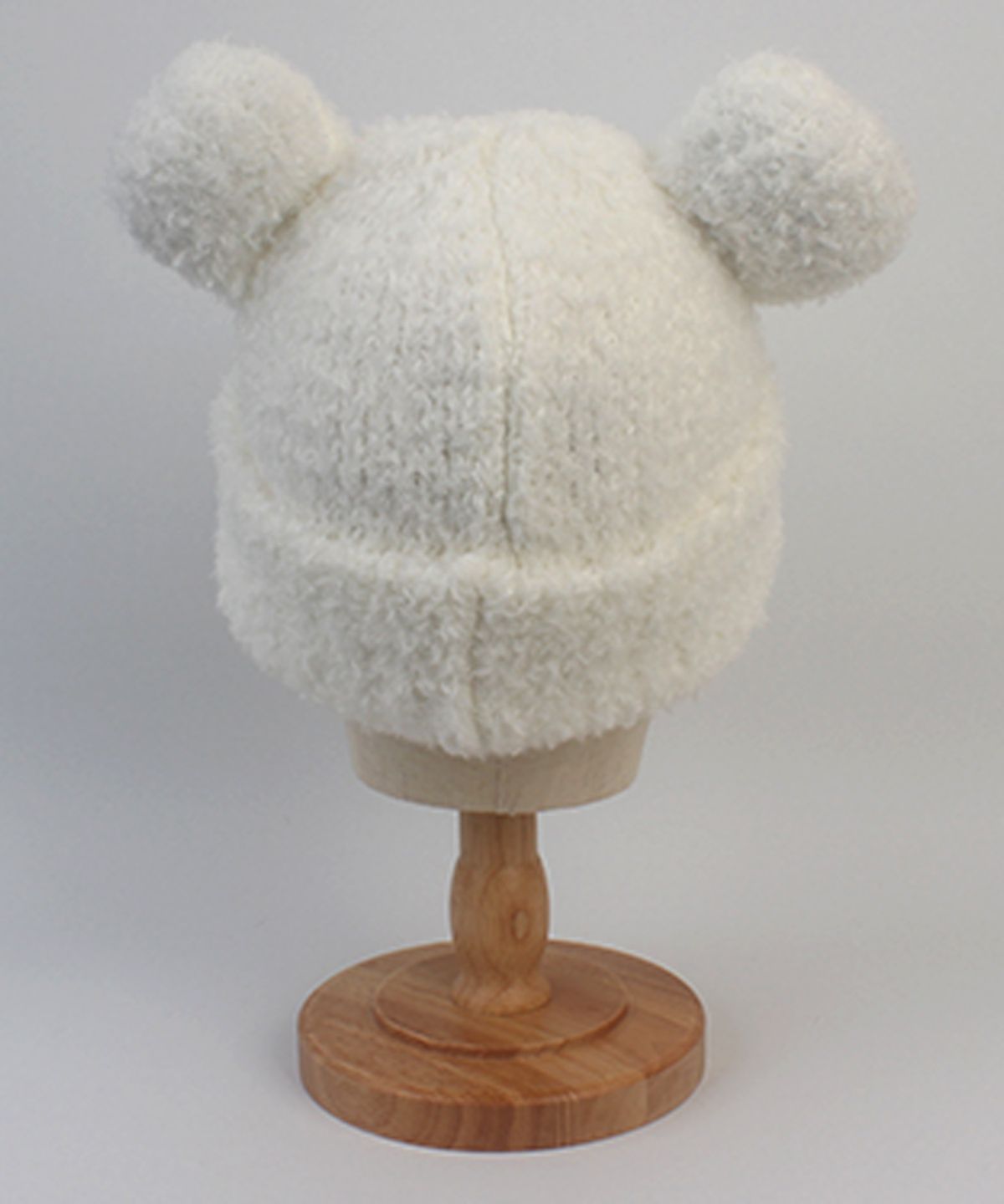 유니버셜 케미스트리(UNIVERSAL CHEMISTRY) Bear Knit White Beanie 베어비니