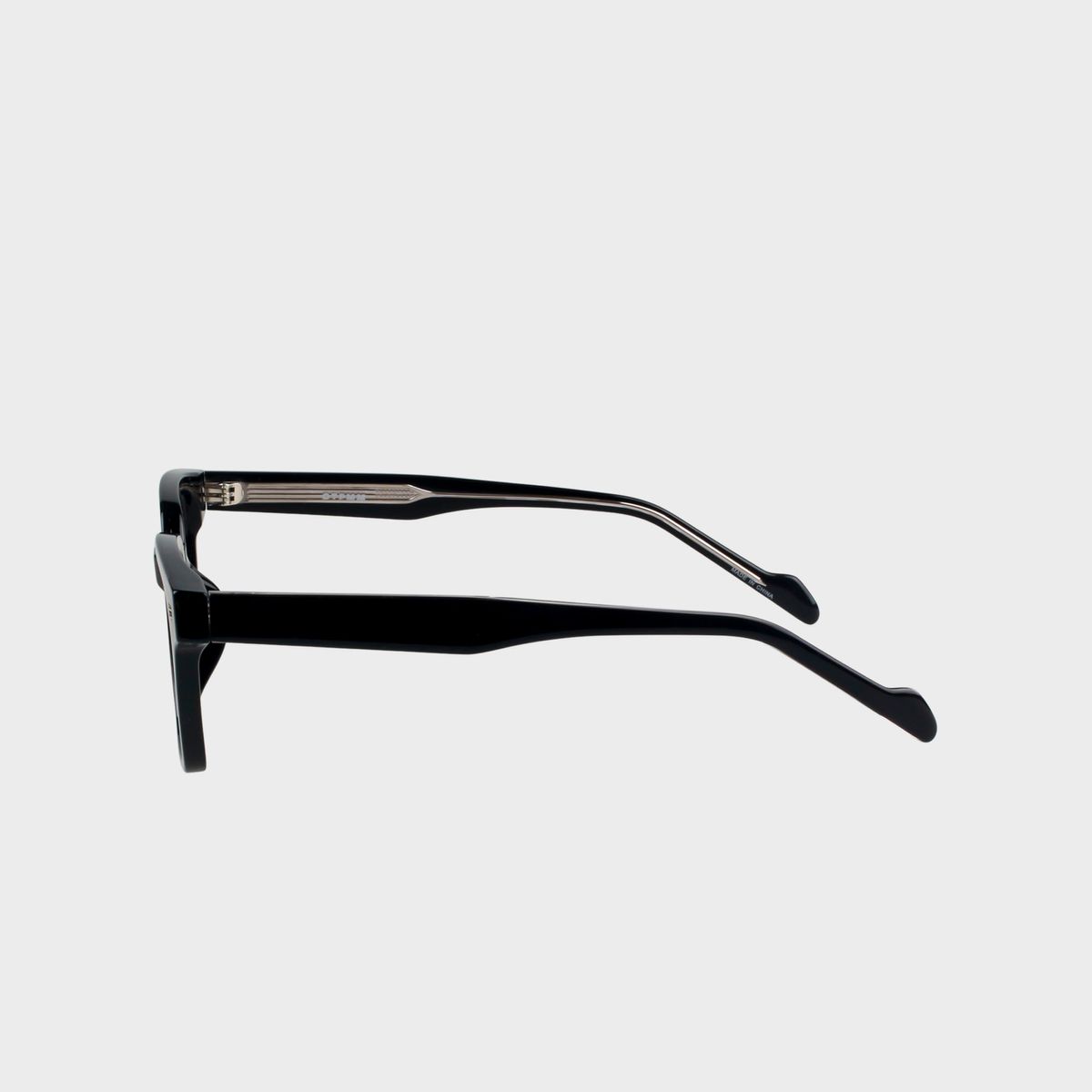 일삼사엠엠(134MM) TYPER Noir