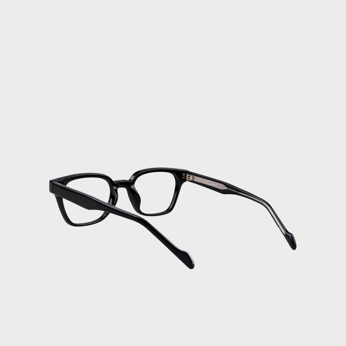 일삼사엠엠(134MM) TYPER Noir
