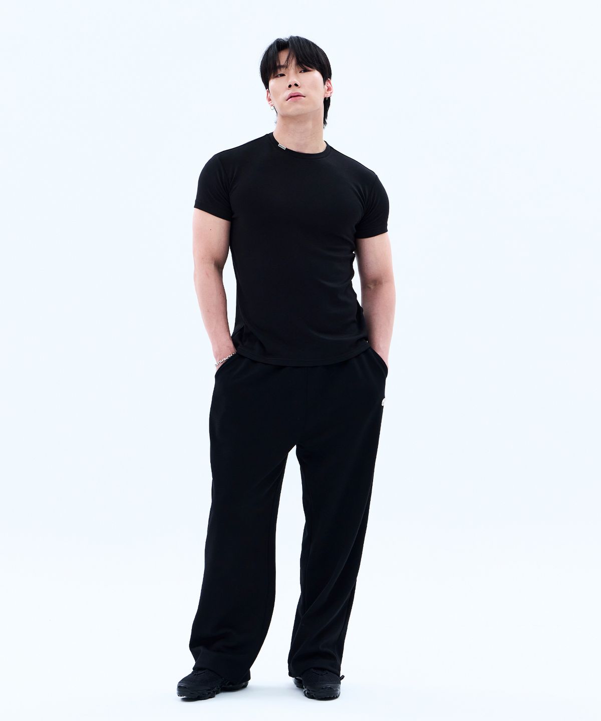미학(MIHAK) 메탈 클립 머슬핏 티셔츠 (BLACK)