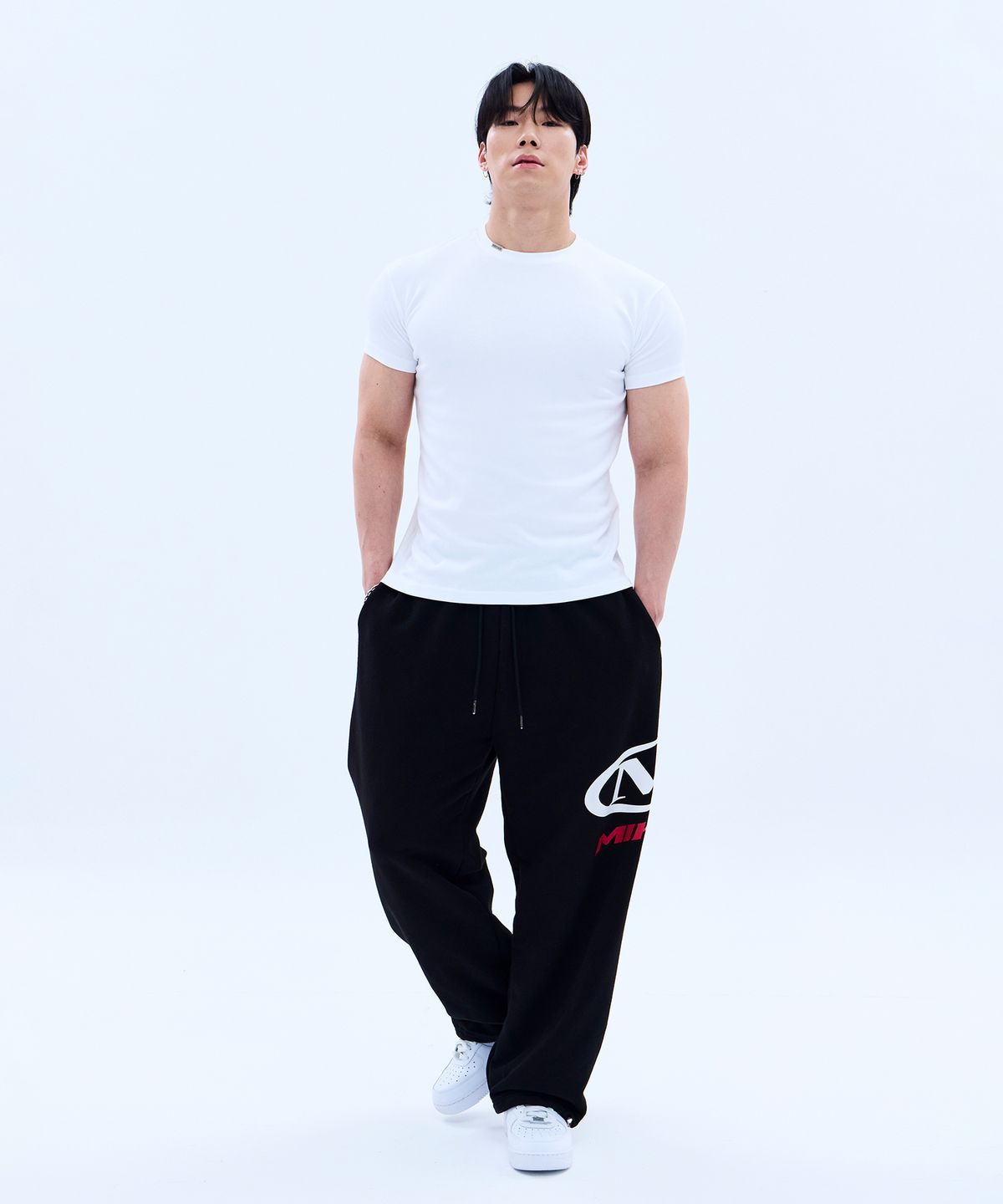 미학(MIHAK) 메탈 클립 머슬핏 티셔츠 (WHITE)