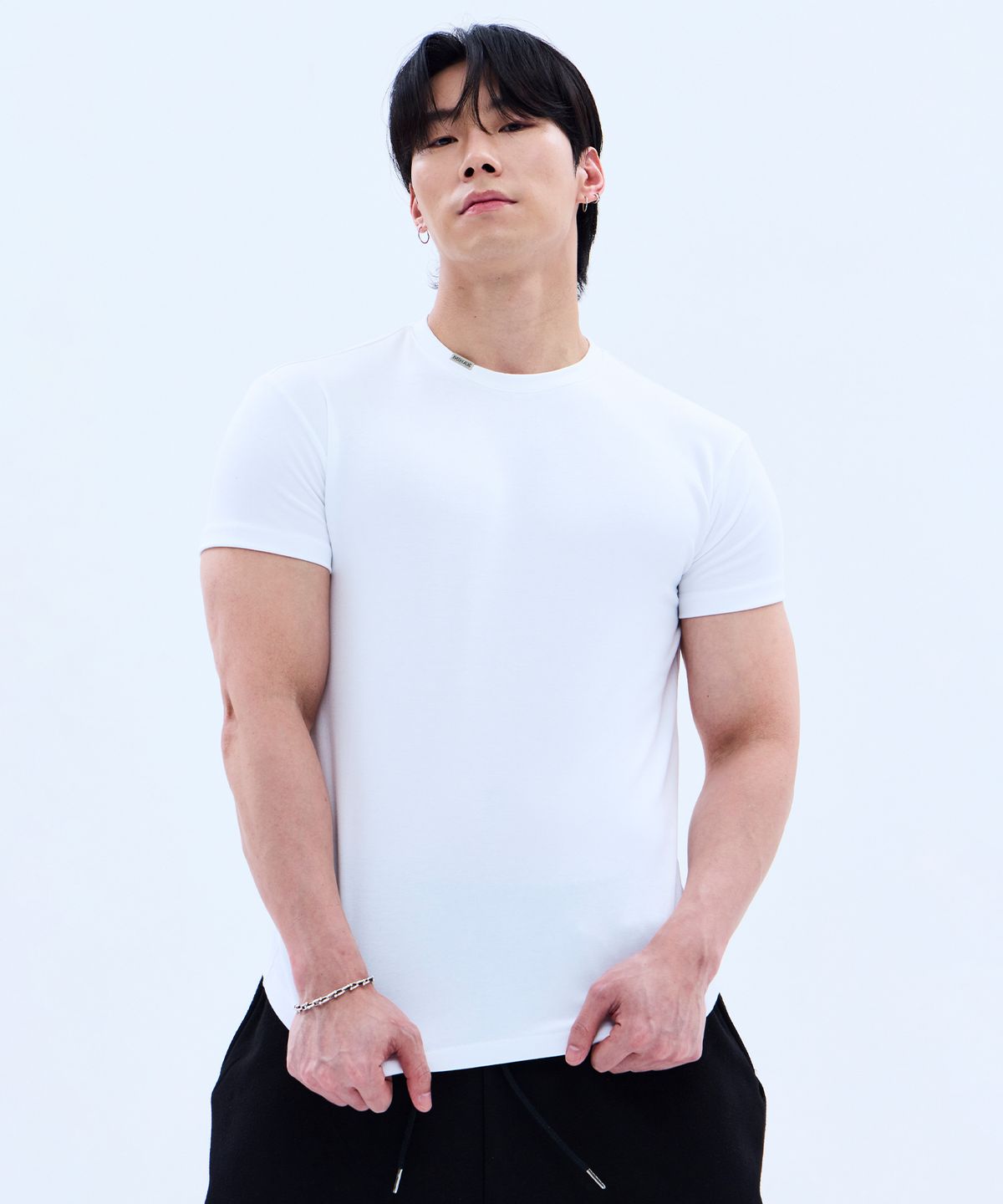 미학(MIHAK) 메탈 클립 머슬핏 티셔츠 (WHITE)