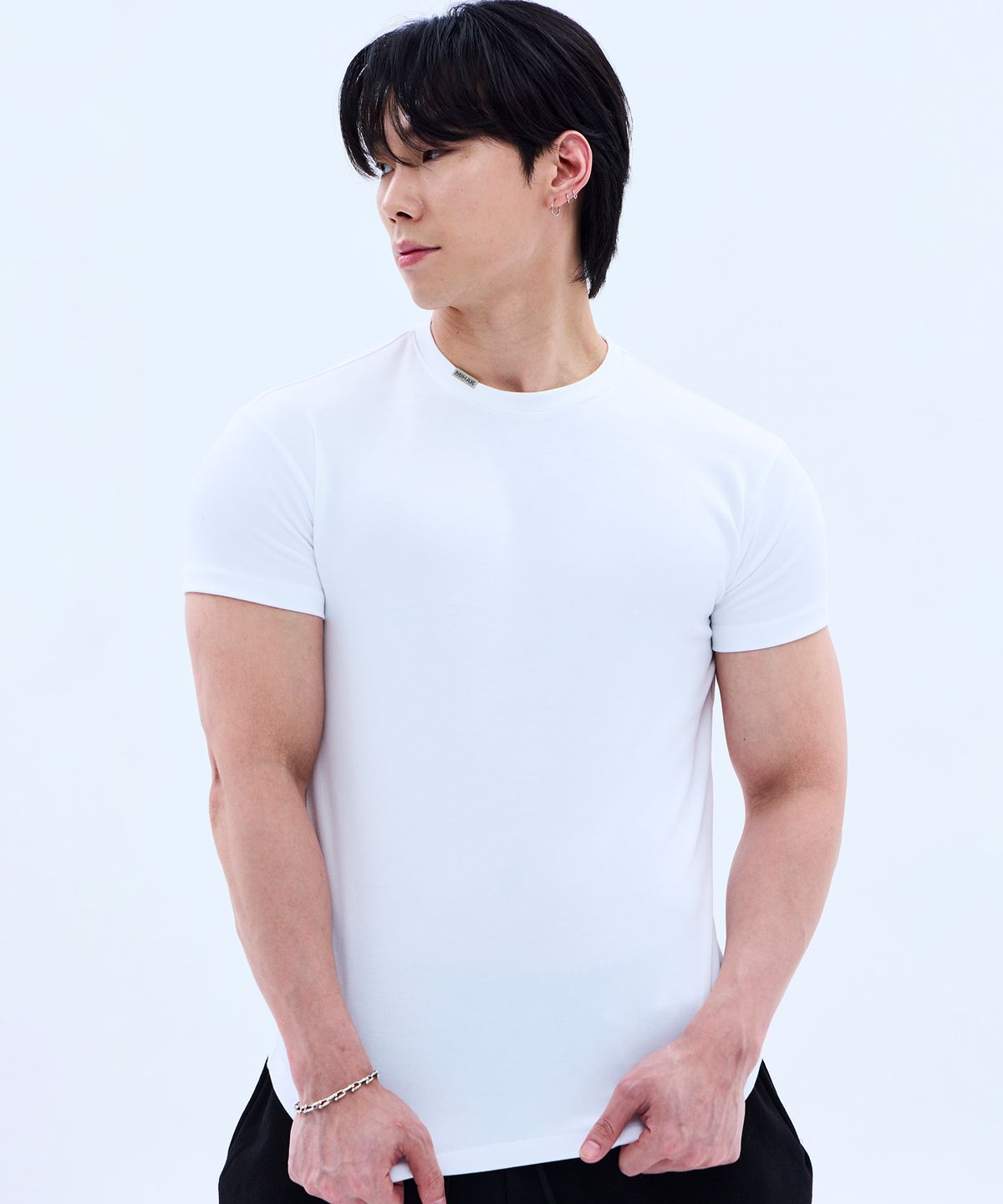 미학(MIHAK) 메탈 클립 머슬핏 티셔츠 (WHITE)