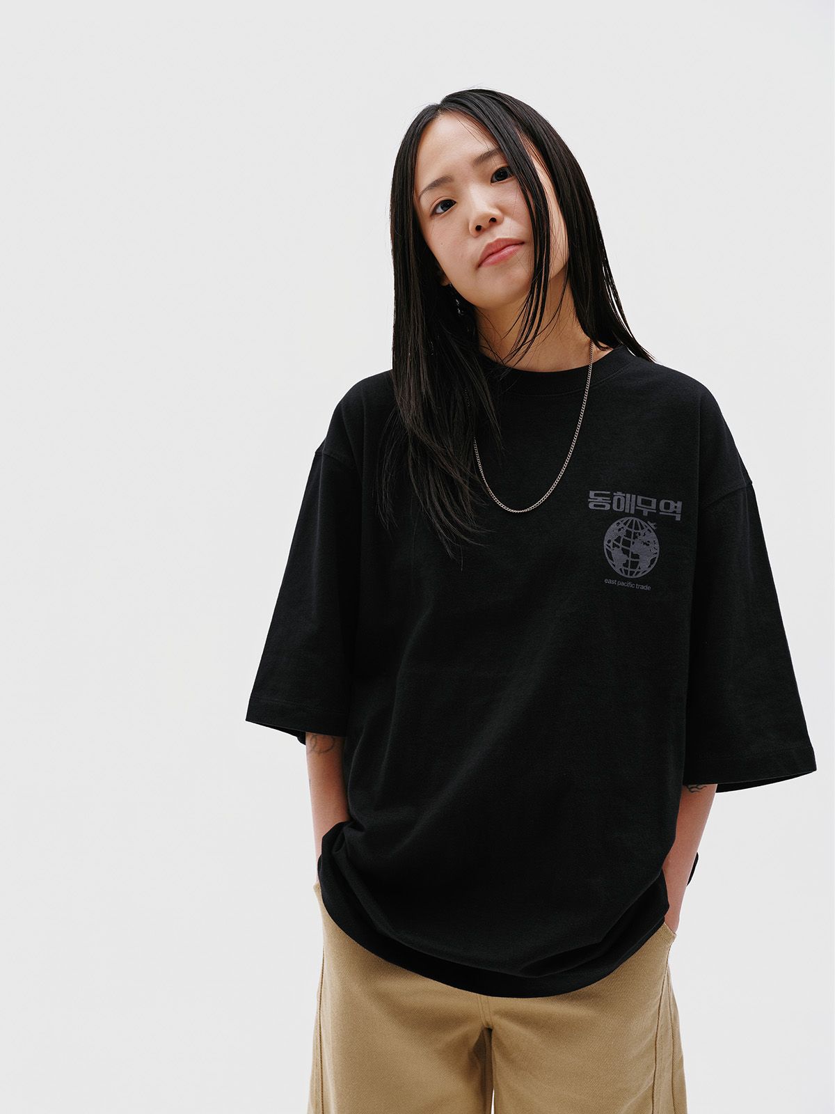 이피티(EPT) WORLD DHMY T-SHIRT (BLACK)
