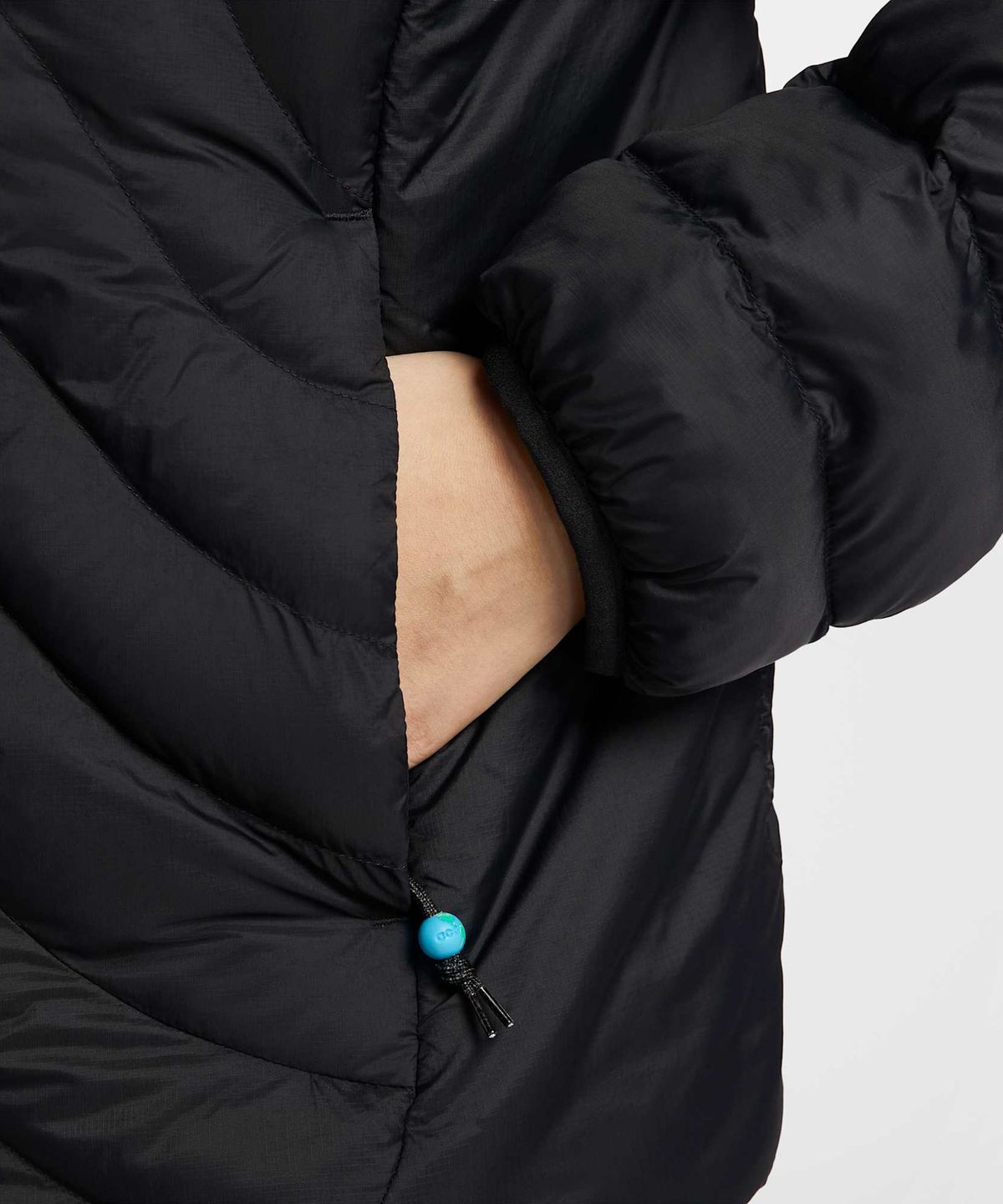 나이키(NIKE) ACG 라바 플로우 써마 핏 ADV 재킷 W - 블랙:서밋 화이트 / HM9964-010