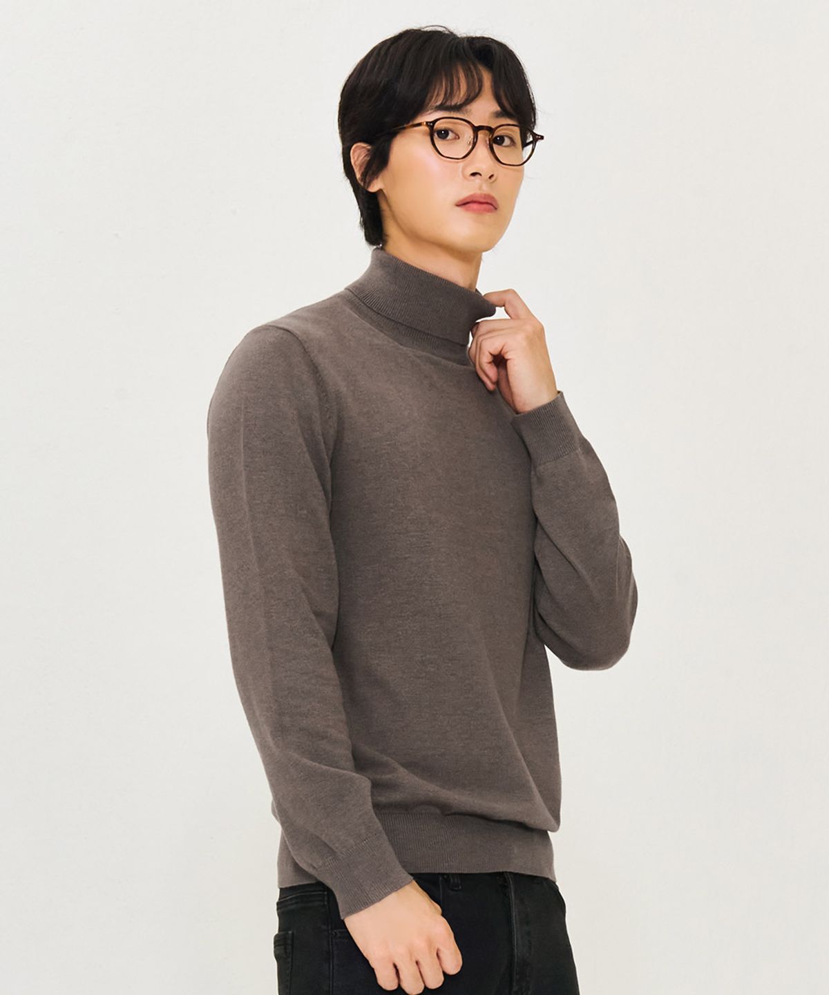 체이스컬트(CHASECULT) 남성 에센셜 터틀넥 스웨터-브라운