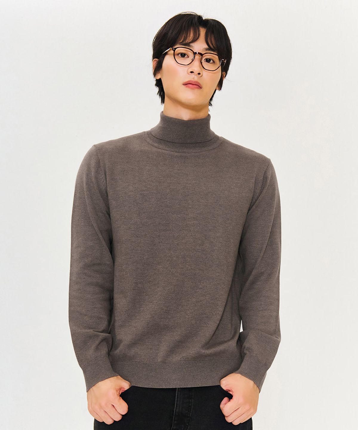 체이스컬트(CHASECULT) 남성 에센셜 터틀넥 스웨터-브라운