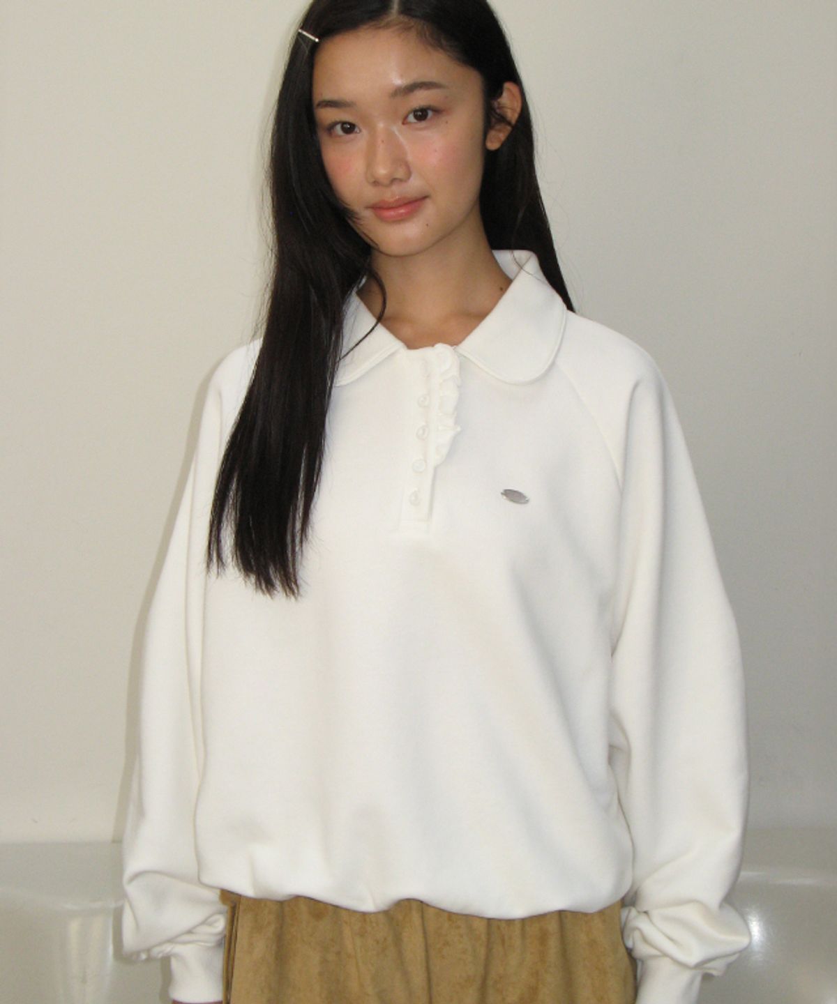 론론(RONRON) HENRYNECK FRILL POINT SWEATSHIRT WHITE