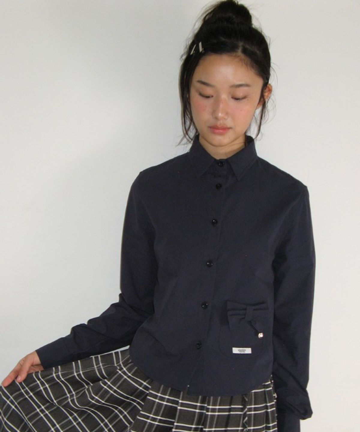 론론(RONRON) RIBBON POCKET SLIM FIT SHIRT NAVY